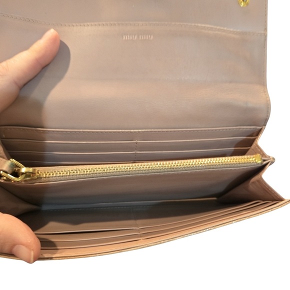 MIU MIU Pinkish/Beige Croc Embossed Leather Long Wallet, Authentic. EUC - Picture 3 of 6